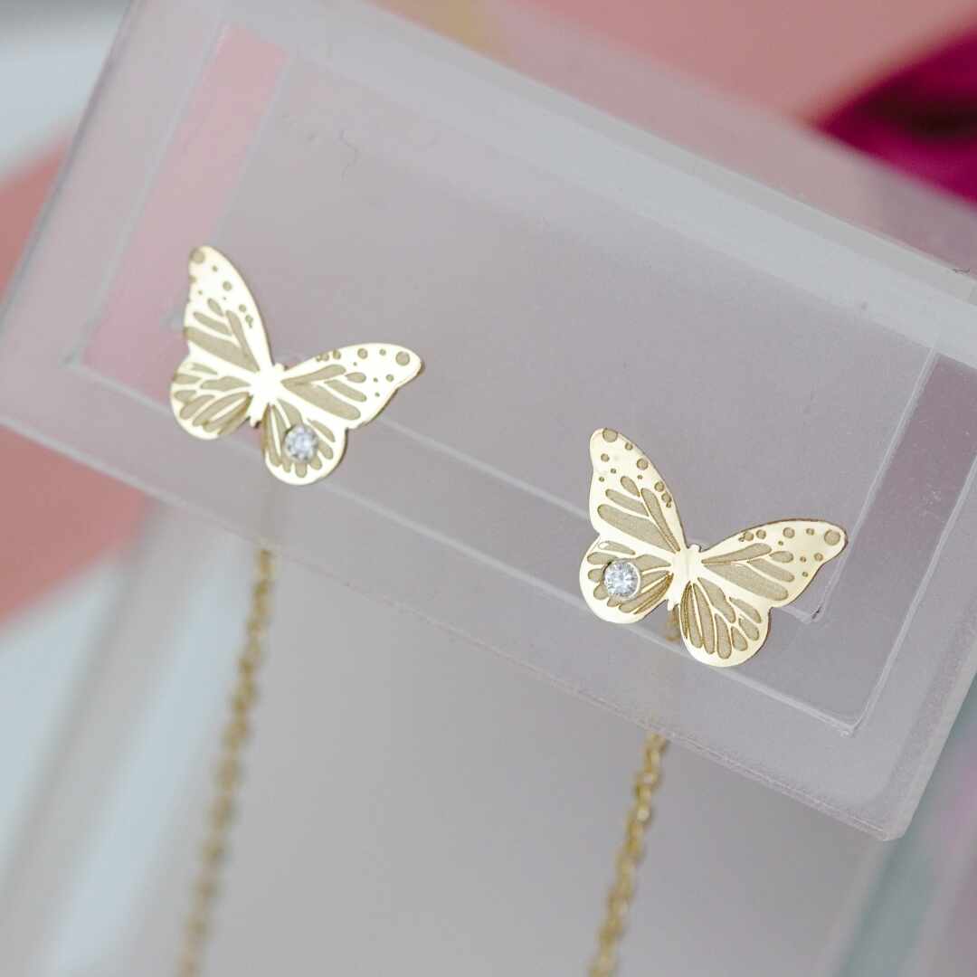 Cercei aur lungi cu lant – model fluturas cu diamante transparente